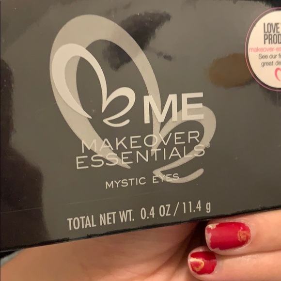 eyeshadow palette - Picture 2 of 2